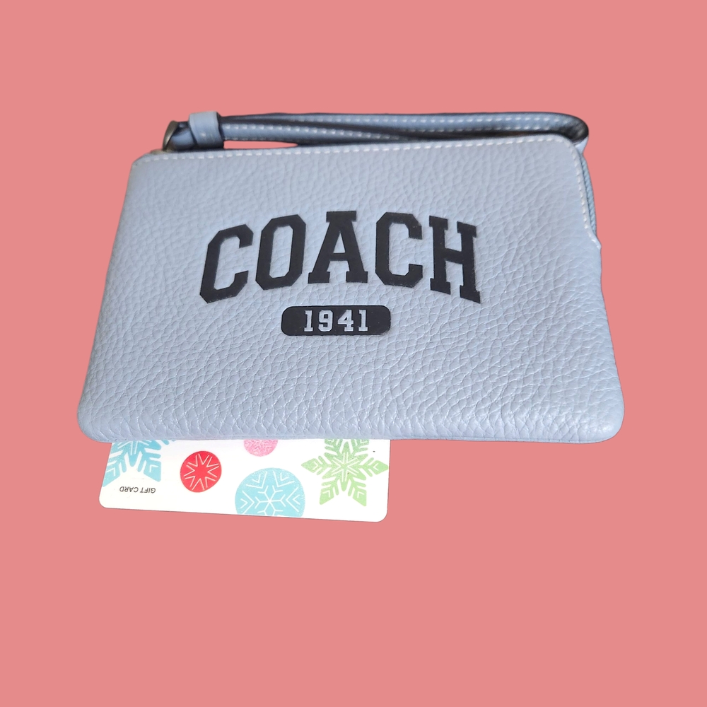NWOT Coach Periwinkle Wristlet